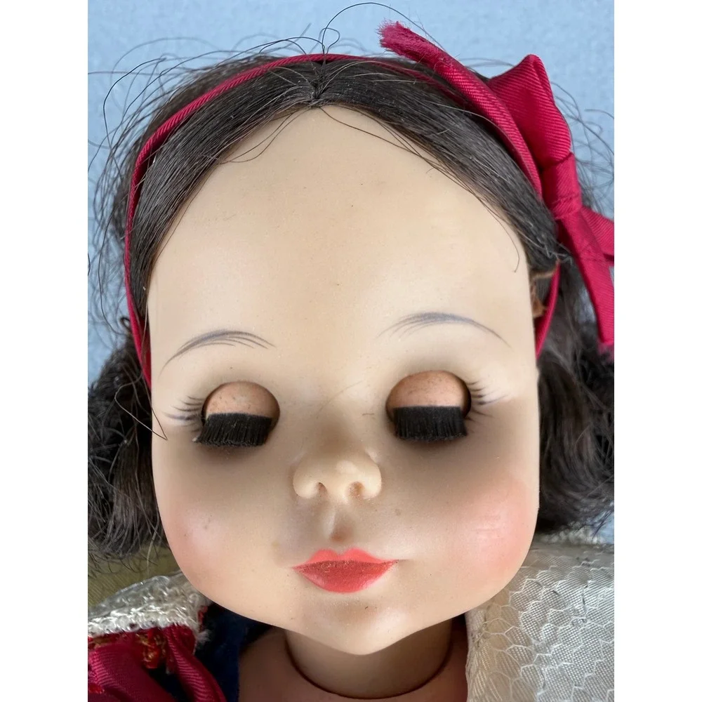 Vintage Madame Alexander Snow White Doll Red Blue Yellow‎ Cape Princess Outfit